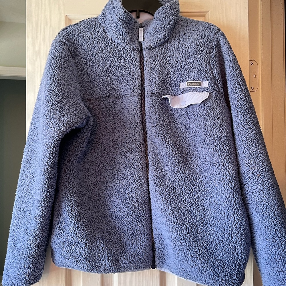 Fuzzy Columbia zip up Jacket 💙 SIZE L